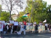 Palestinians protest against settlement and Judaization in Sheikh Jarrah area
