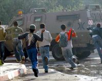 IOF soldiers open machinegun fire at civilians in Gaza, wound three