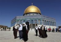 Israeli military tightens grip on Aqsa as Muslims mark holy night