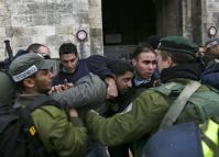IOF disguised soldiers break foot of Palestinian teen