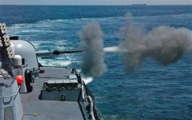 Israeli gunboats attack Palestinian fishermen