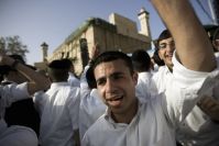 Ibrahimi mosque closed for Muslim worshipers as settlers celebrate