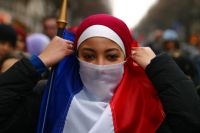 Islamic Organizations in France Demand the French Review the Niqab Ban Law
