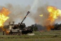 Five Palestinians wounded in IOF artillery shelling