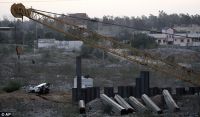 Sources: Egyptian steel wall in final stages