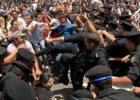 Gov't restricts SMS messaging ahead of elections